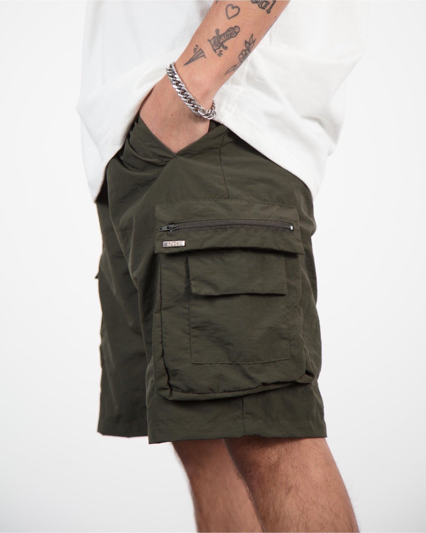 Short Cargo Verde Militar